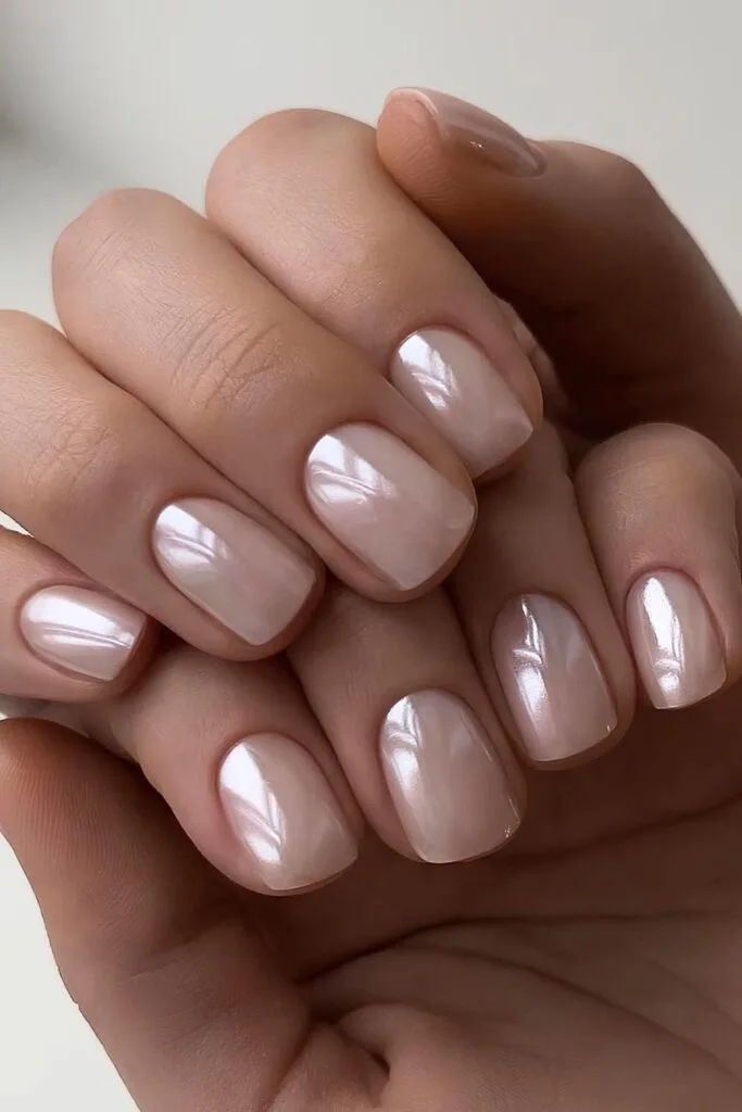 Neutral chrome nails