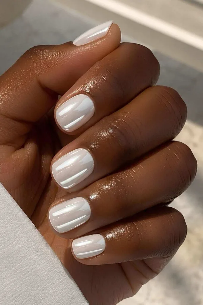 White chrome mani