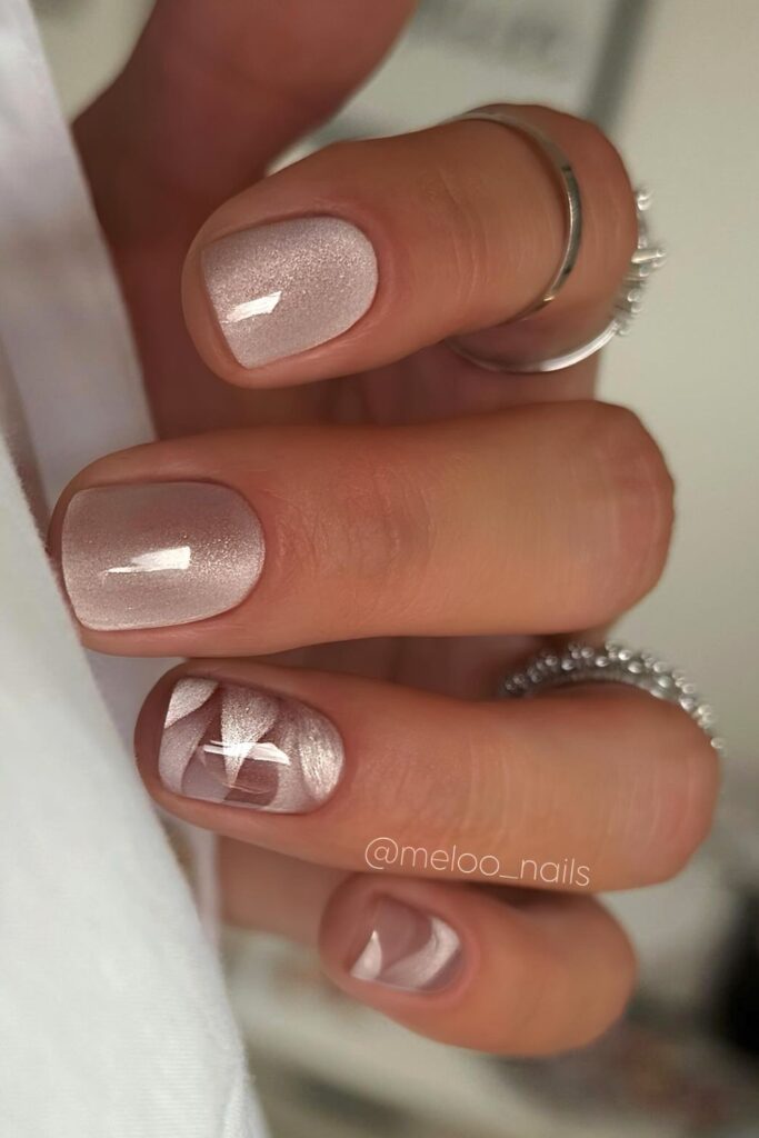 Neutral velvet nails with leaves