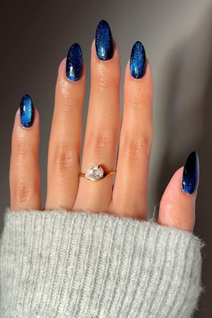 Sapphire blue cat-eye nails