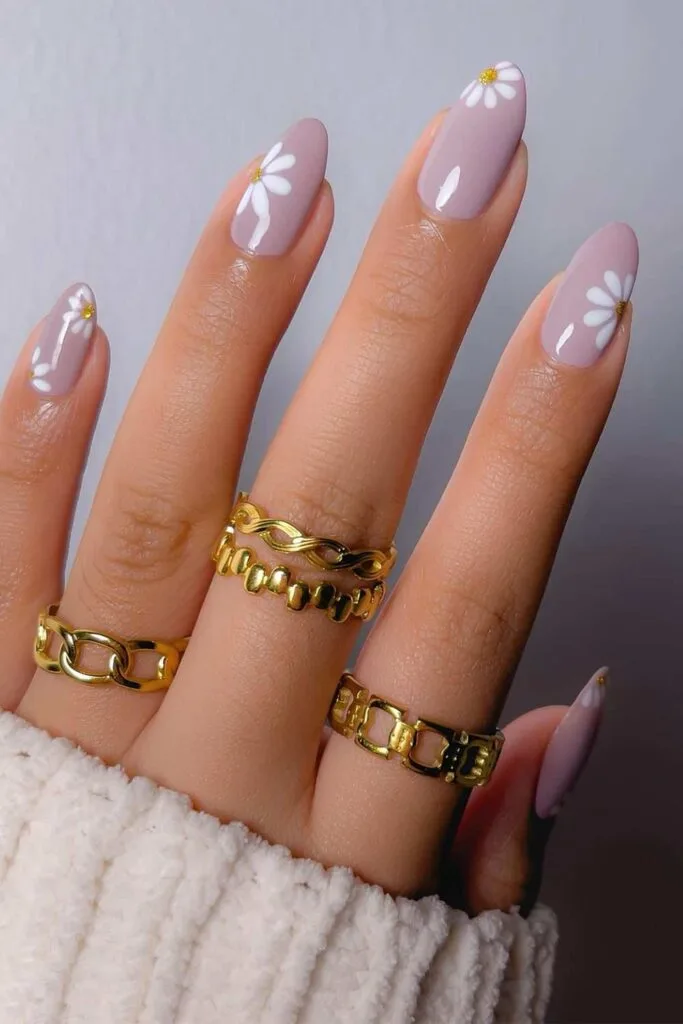 Mauve daisy nails