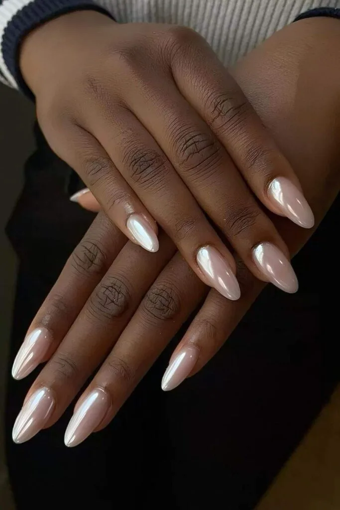 Neutral chrome nails