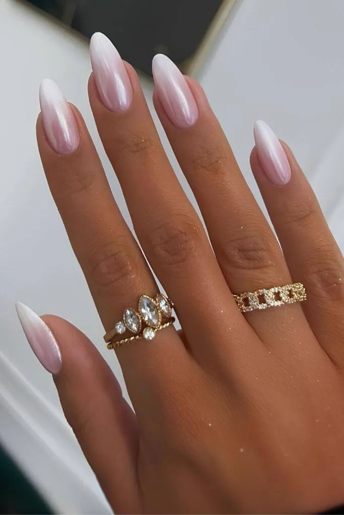 White chrome-effect ombre manicure