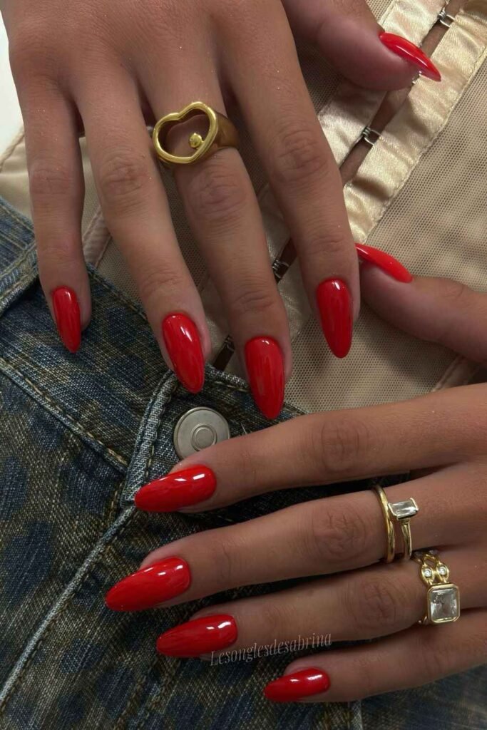 Bright red solid mani