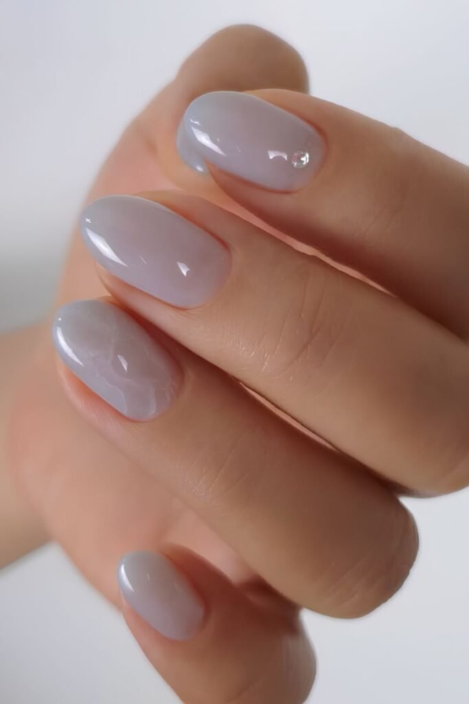Gray jelly nails with marble touch