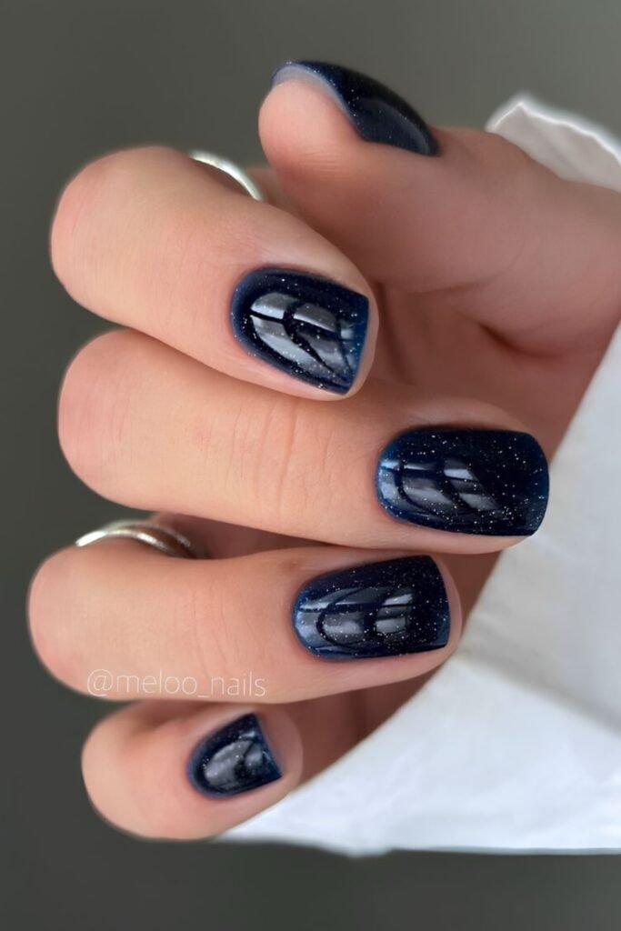 Short navy blue glitter nails
