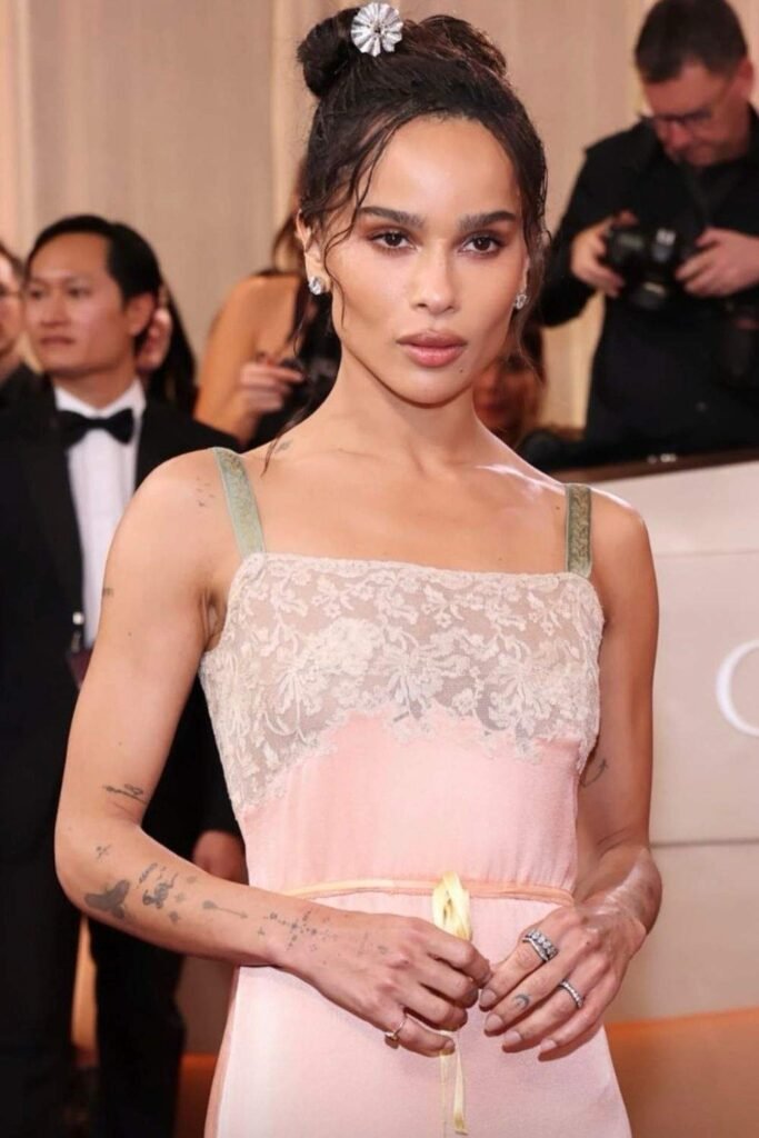 Zoë Kravitz wearing a soft neutral manicure
